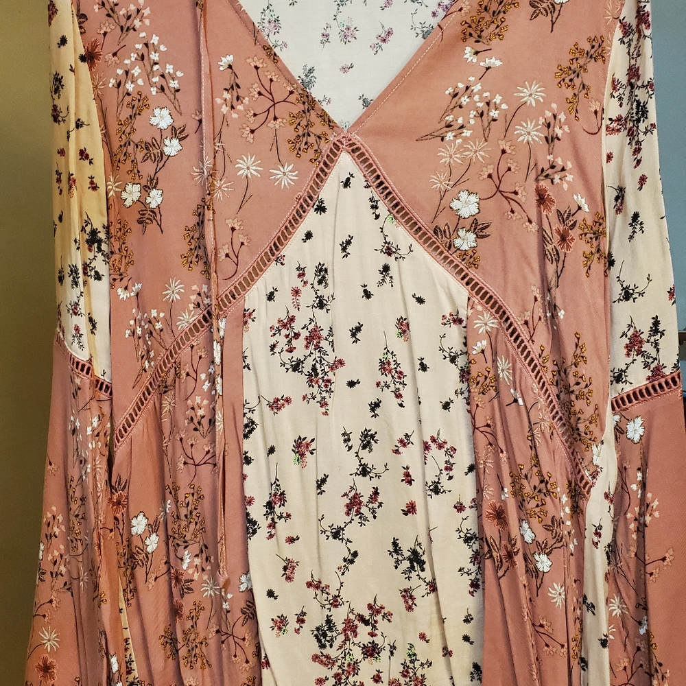 Dress - Picture 2 of 7